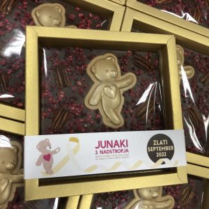 <b> Čokolada 130/135 g okvir pečat</b> <br />velikost: 14 x 14 cm