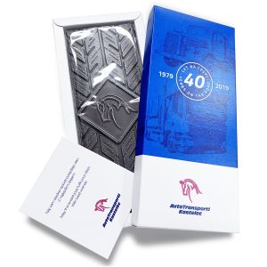 <b> Čokolada 180 g dvodelna emb.</b> <br />velikost: 8 x 22 cm